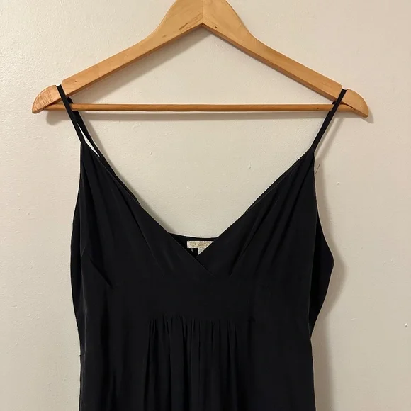Gold Hawk Silk Empire Waist Silk Dress in BlackSize Small is available for  purchase on au PAY Market - Imported Goods Online Store Co.Ltd. | au PAY  Market - Online Shopping Site